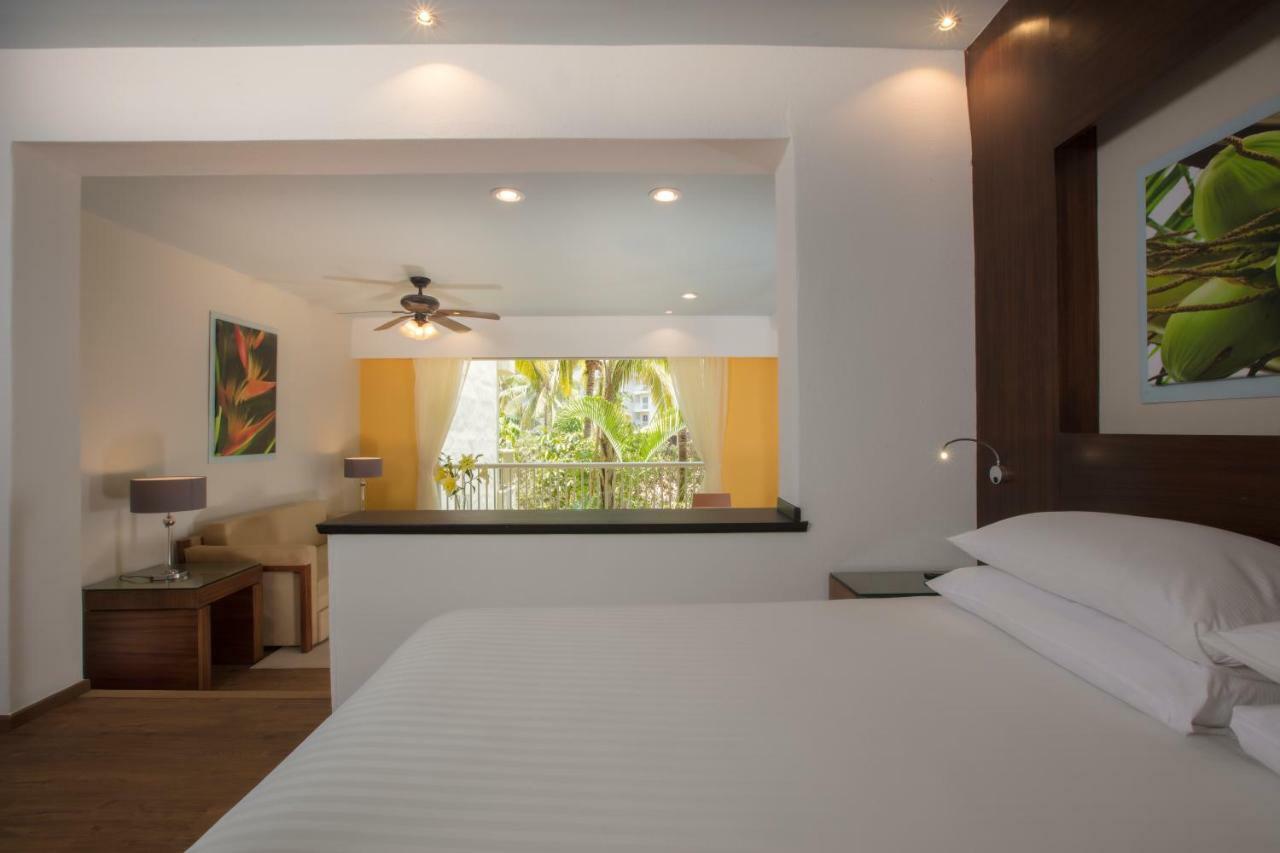 Krystal Grand Nuevo Vallarta Exterior photo
