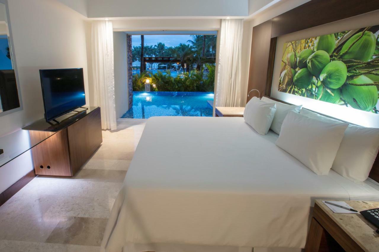 Krystal Grand Nuevo Vallarta Exterior photo